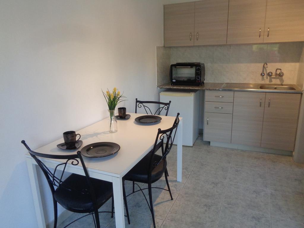 Irene'S Apartments Лимасол Номер фото