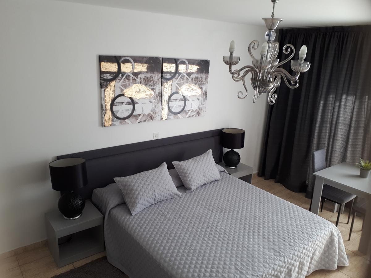 Irene'S Apartments Лимасол Экстерьер фото