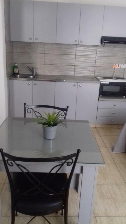 Irene'S Apartments Лимасол Экстерьер фото